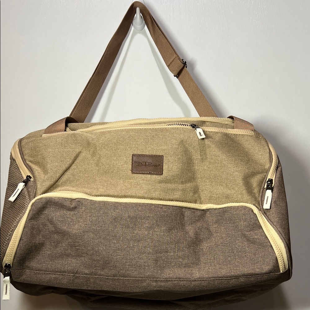 Bella Russo 20” Classic Tan and Brown Duffle Bag